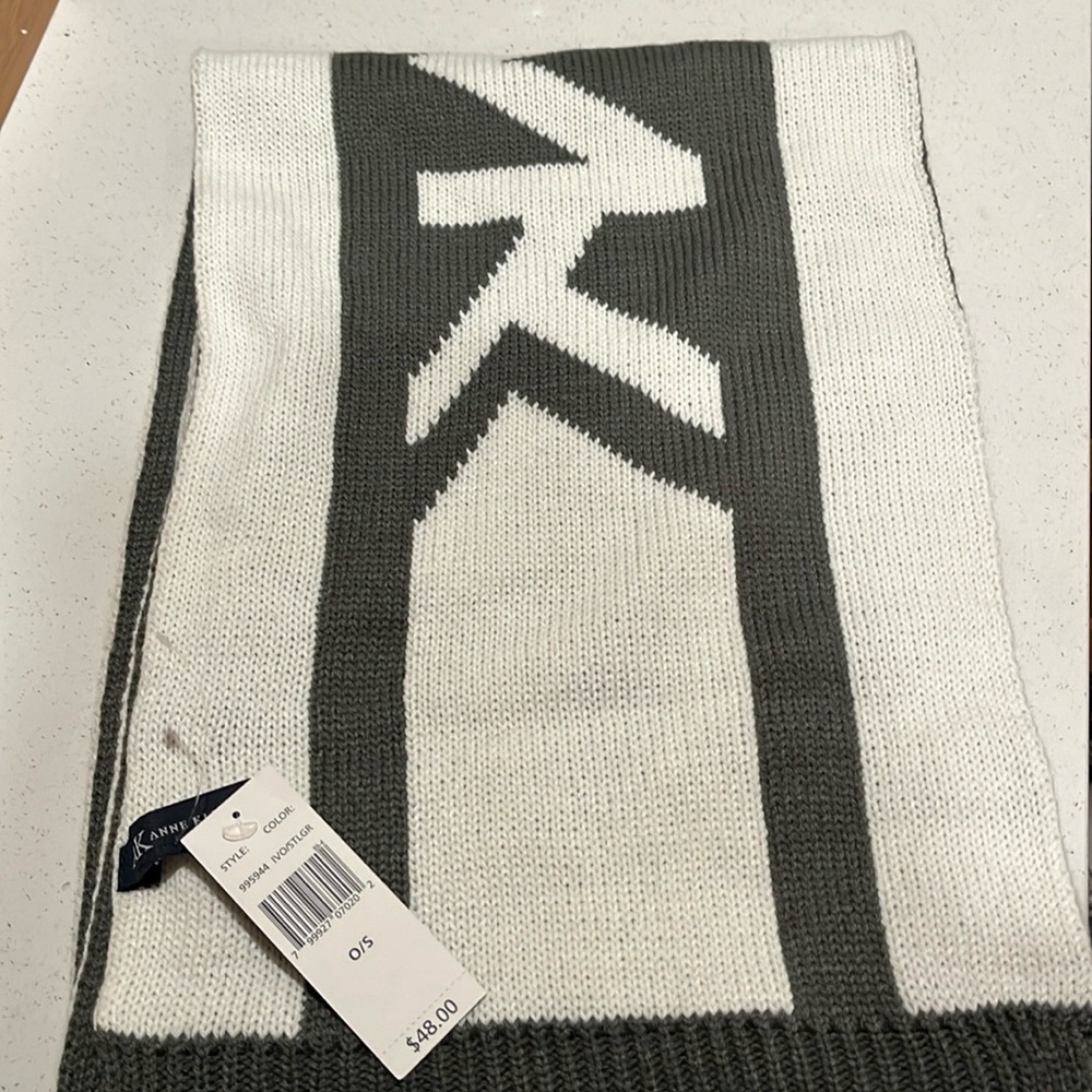 Anne Klein two tone knitted scarf. New with Tag